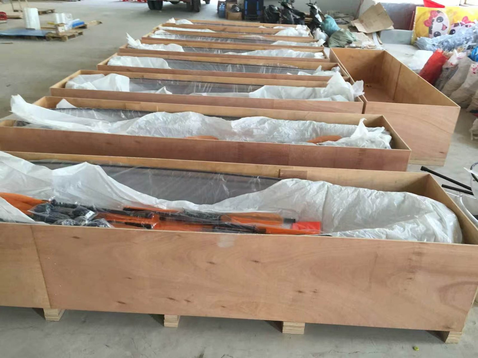 Transparent Boat Factory Photos3
